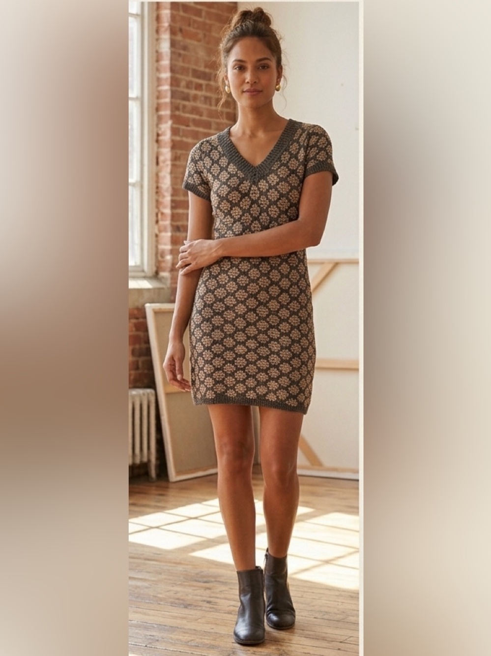Lavand. Sweater Mini Dress in Gray, Black & Gold Metallic Size Small NWT